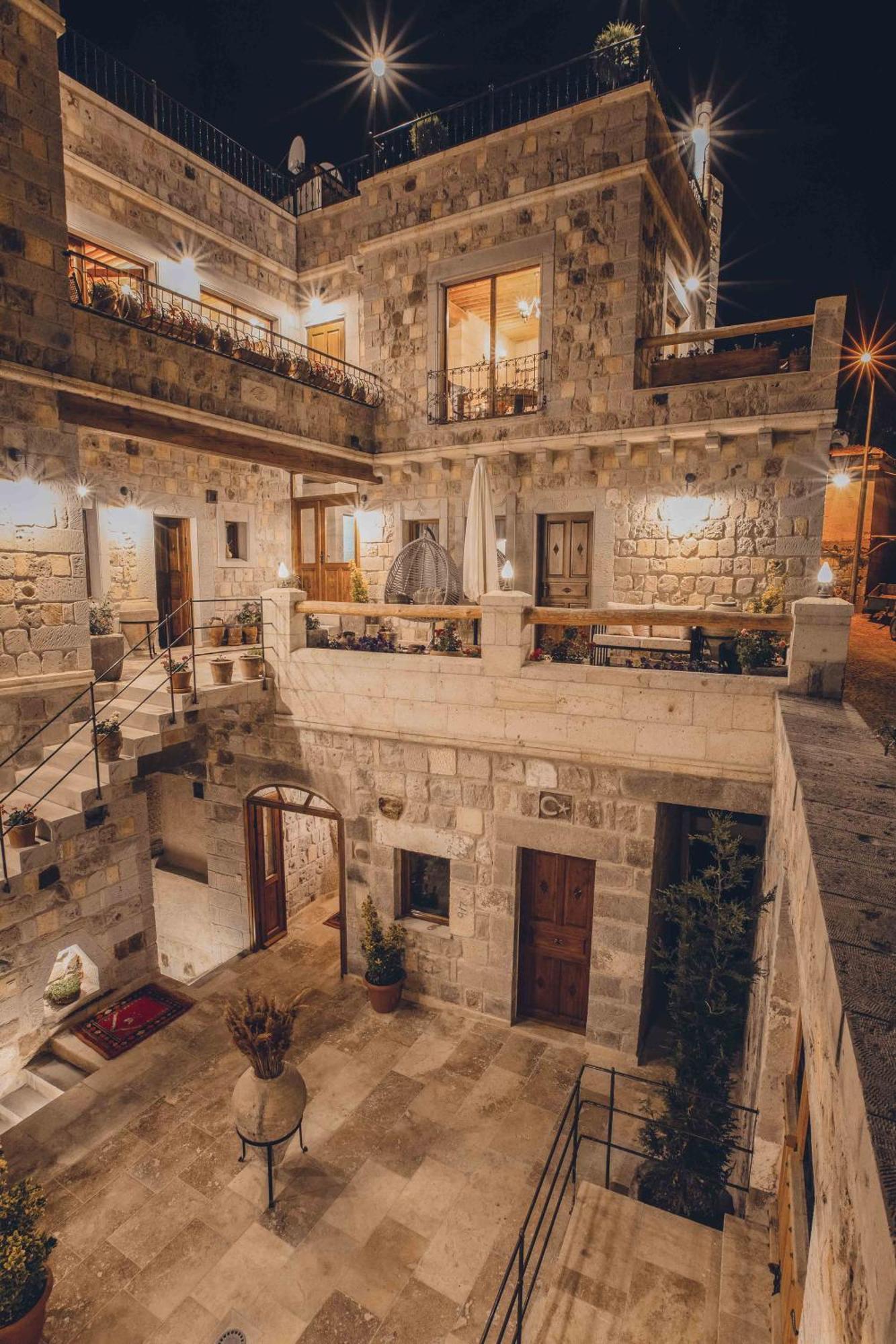 אוצ'יסר Vasil Cave Hotel מראה חיצוני תמונה